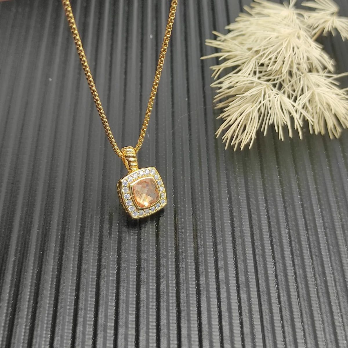 DY High-Quality Silver-Plated 7mm Square Diamond Necklace. Gold-Plated 7mm Colored Gemstone Necklace. Wholesale Jewelry.