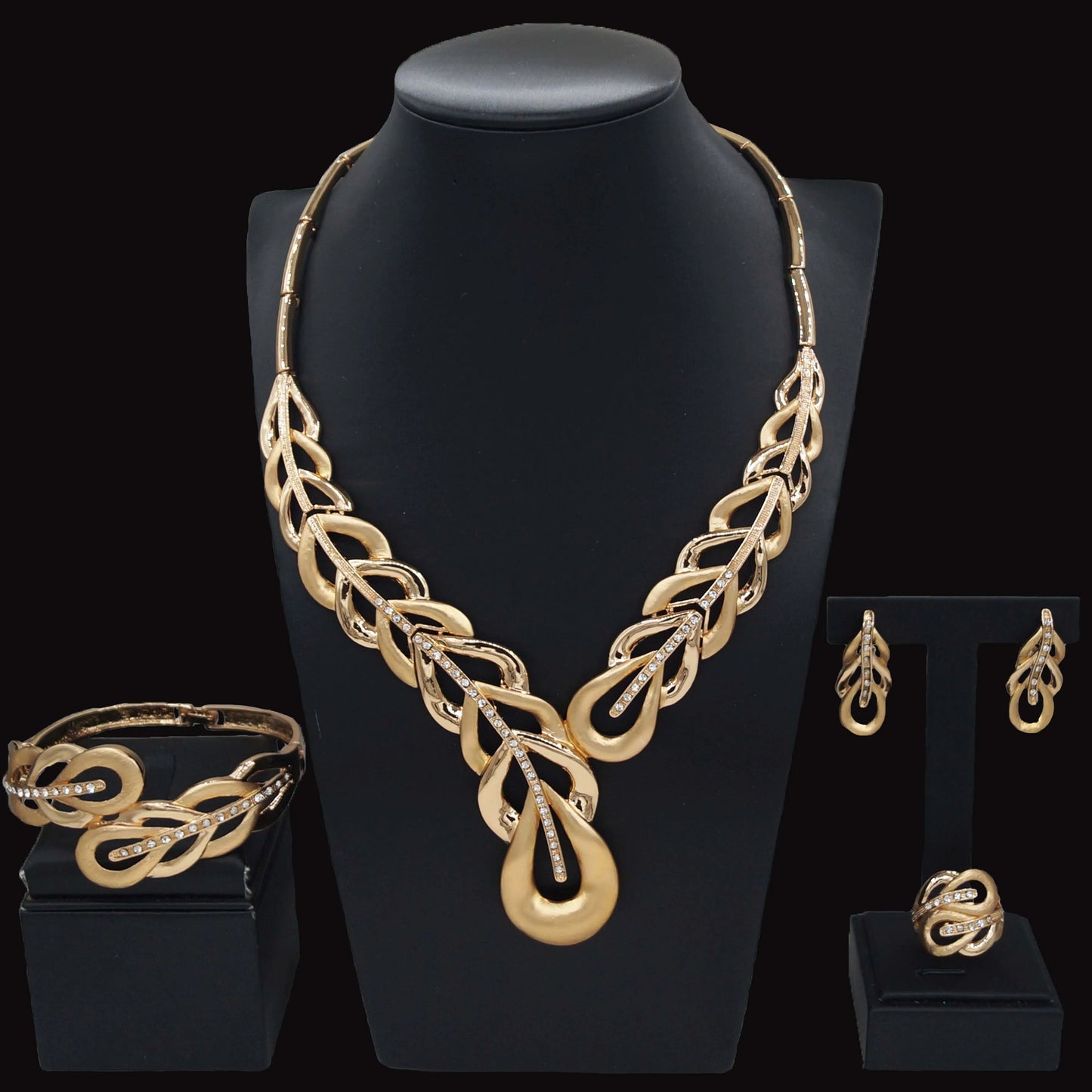Zhuerrui Hot Selling Gold Jewelry Sets Simple Silver Drop Beads Necklace Jewelry Set Latest Woman Pendant Accessories HA23256