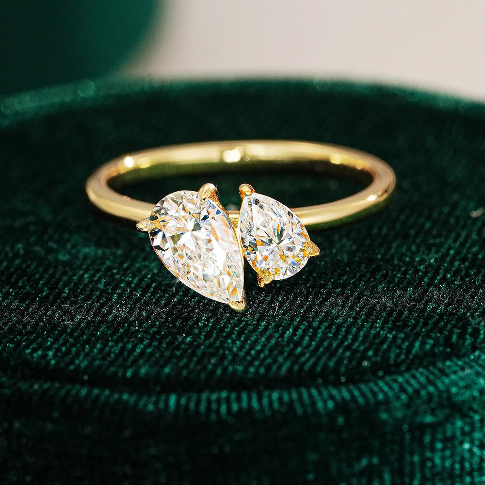 Simple Fashion Women's Pear Cut 1.5CT 2pcs Diamond VVS GRA Moissanite Fine Rings Jewelry 925 Silver Gold Plated Toi Et Moi Rings