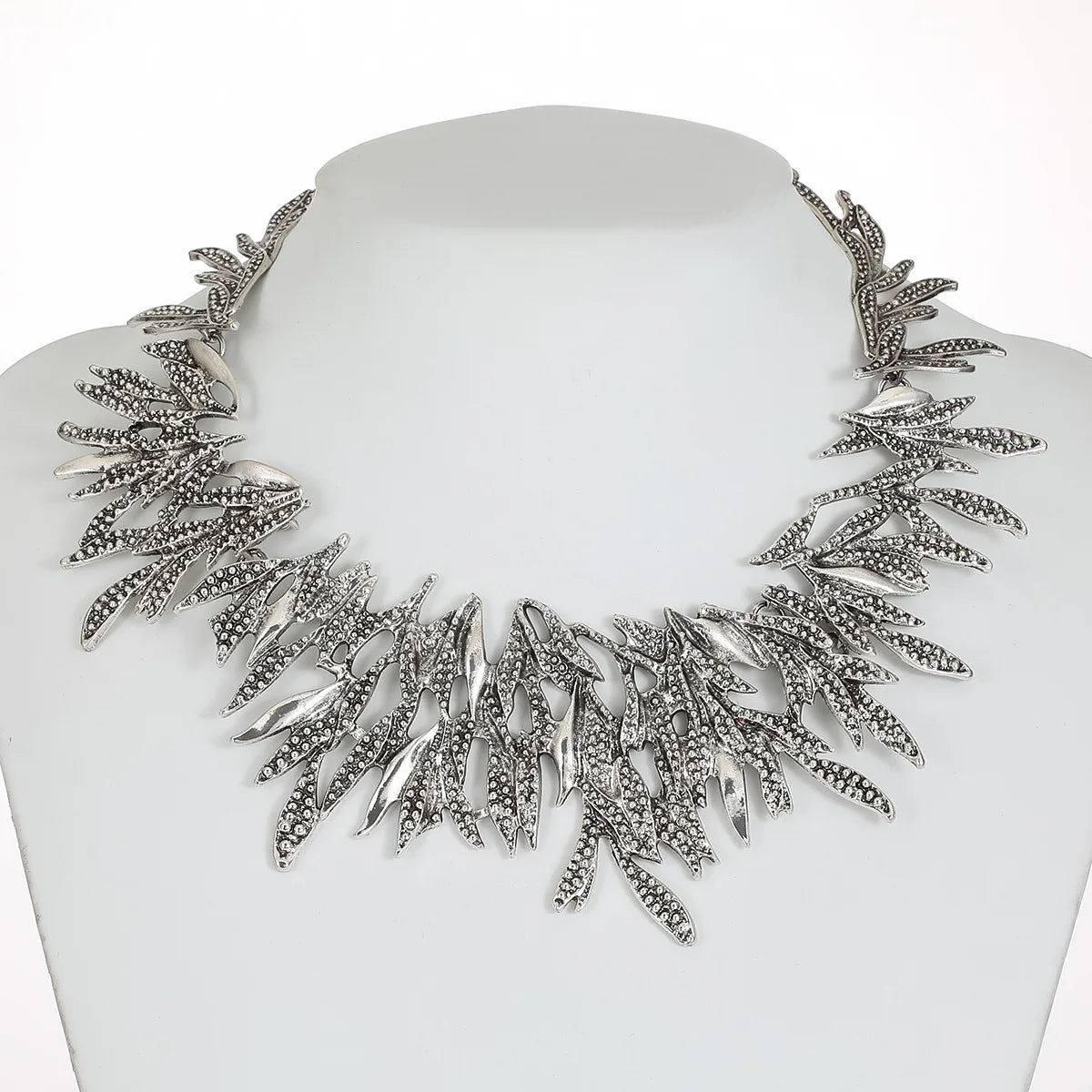 Geometric Fishtail Pendant Clavicle Necklace | Retro Vintage-Luxe Fashion Statement Necklace