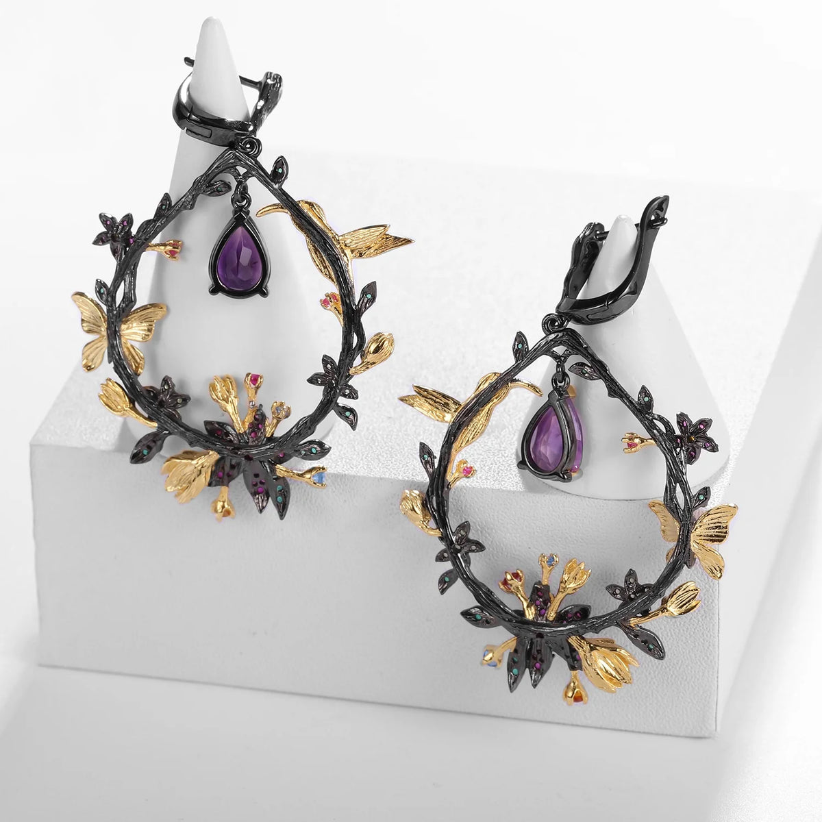 ArtistA Abiding Niche & Elegant 925 Sterling Silver Forest-Style Hummingbird & Butterfly Floral Natural Amethyst Topaz Hoop Earrings