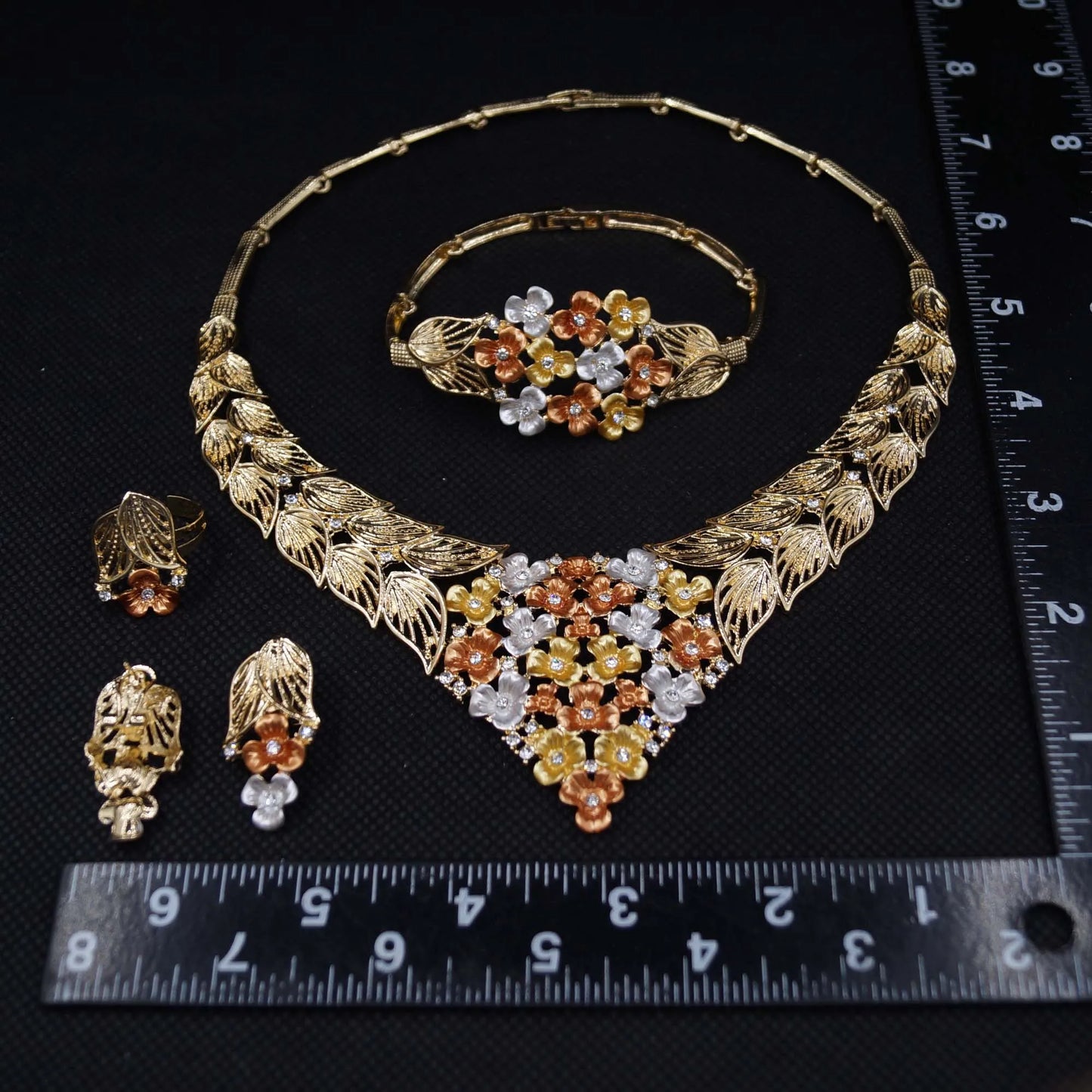 Zhuerrui Wholesale Luxury Gold Jewelry Sets Multi Color Flowers Bead Necklace Jewelry Set Latest Woman Birthday Party HA23266