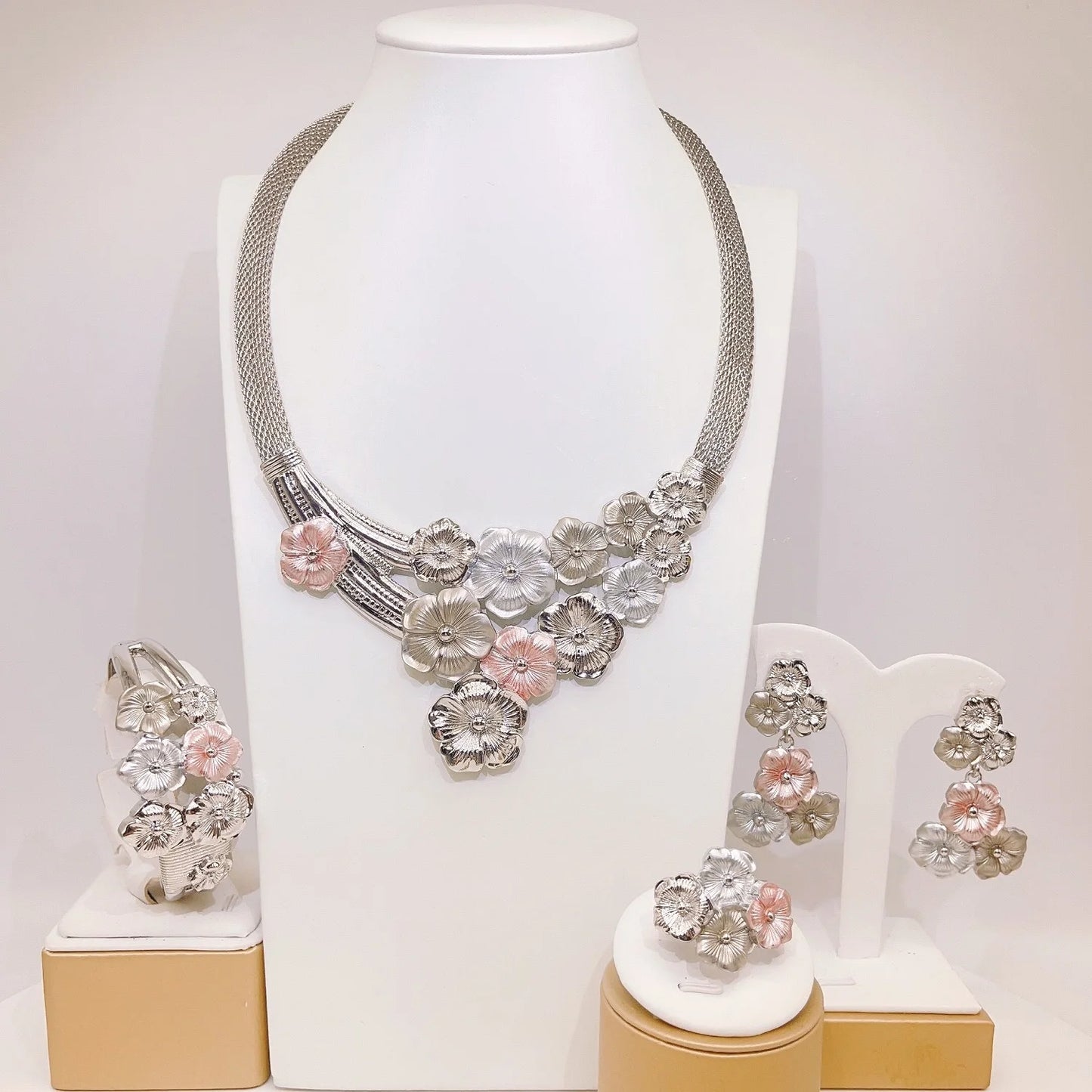 Zhuerrui Wholesale Luxury Gold Jewelry Sets Favors Multi Color Flowers Jewelry Set Customized Bridal Costume Accessories H00737