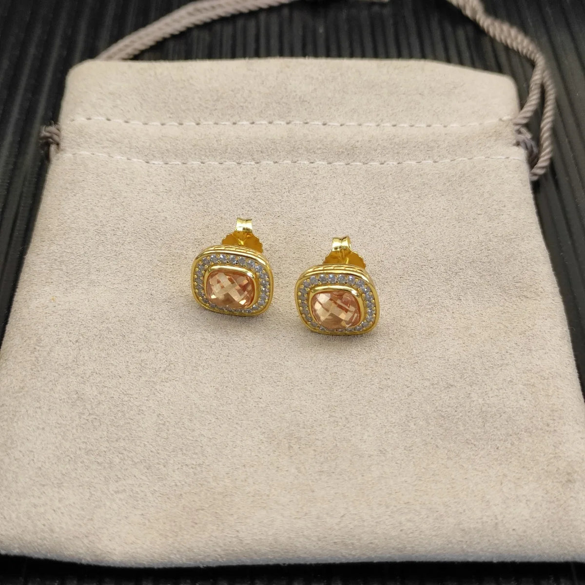 DY High-Quality Silver-Plated 7mm Square Diamond Stud Earrings. Gold-Plated 7mm Colored Gemstone Stud Earrings.Wholesale Jewelry