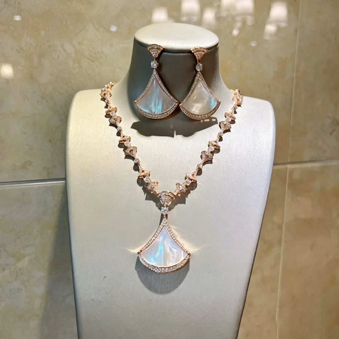 XM S411 Rose Gold Plated Fan Shape White Shell & Marquise Cut Zircon Pendant Necklace & Drop Earrings Set