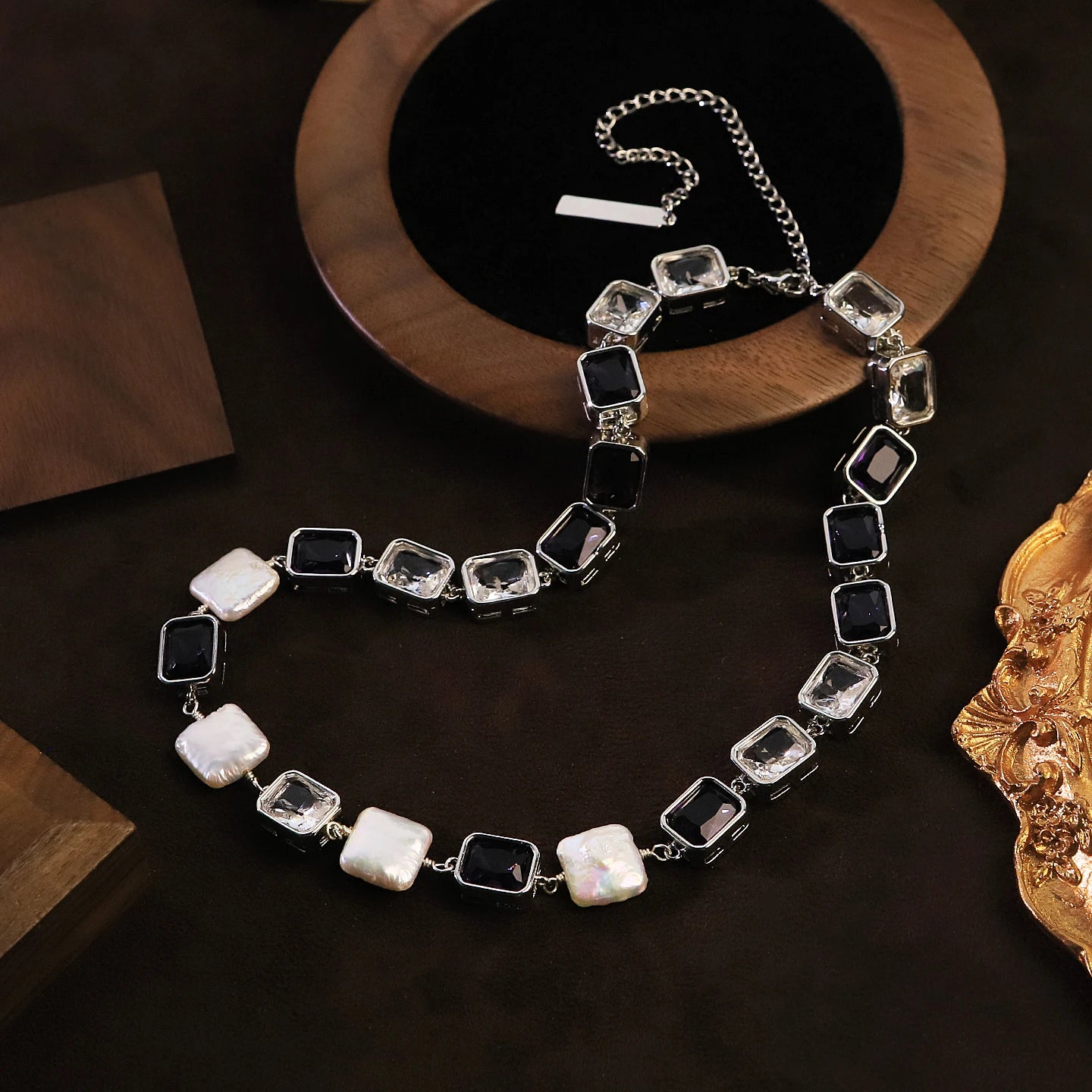 Square Baroque Freshwater Pearl Glass Beaded Choker Necklace for Women Daily Wear Banquet Retro Pearl Necklace Fashion Jewelry