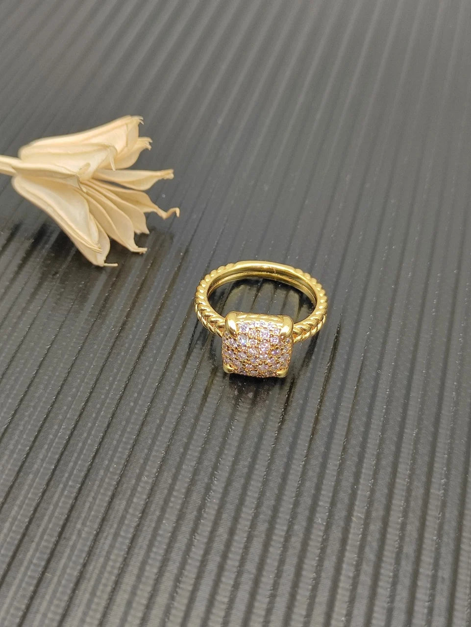 FASHIONISTA DY High-Quality Silver-Plated Four-Claw Full-Diamond Ring, Gold-Plated Diamond Ring, Jewelry