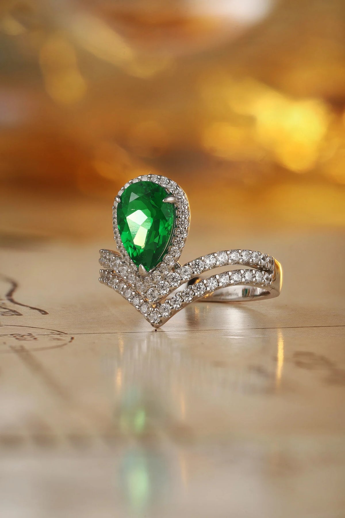 Gemfiori Anster Jewelry S925 Silver Lab Grown Emerald Pear CutRing Main Stone 2.8ct for Wedding Jewelry