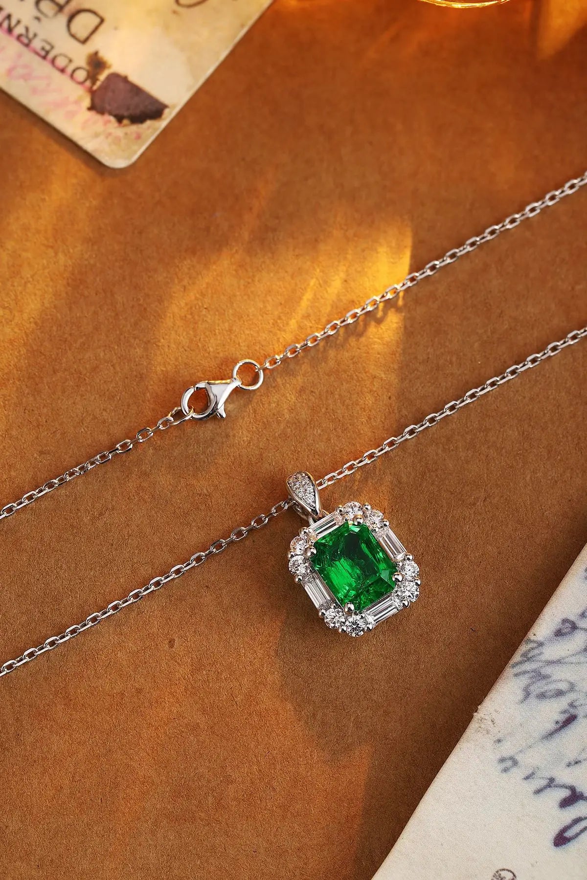 Gemfiori Anster 925 Sterling Silver High-quality Cultivated Emerald Necklace - Suitable for Parties or As a Gift
