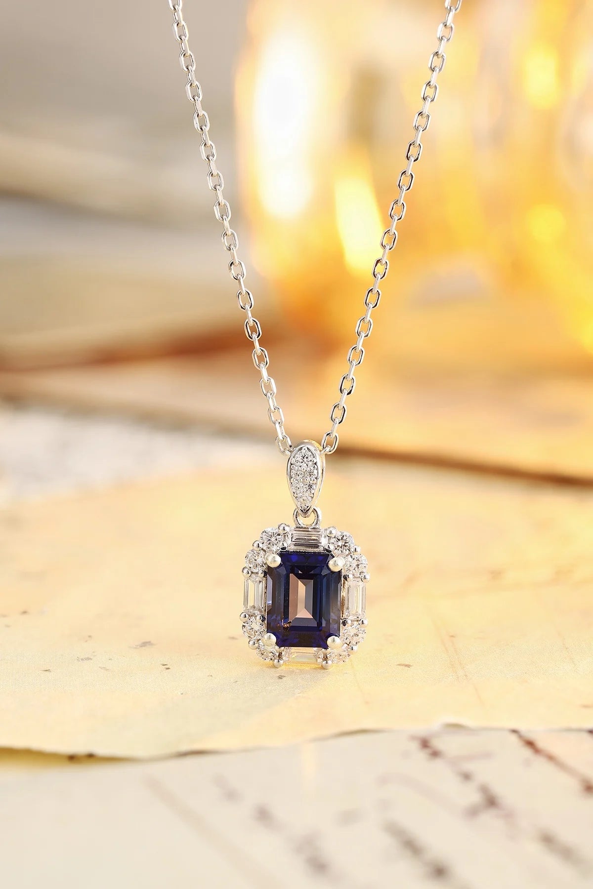 Gemfiori Anster 925 Sterling Silver High-quality Cultivated Sapphire Necklace - Suitable for Parties or As a Gift