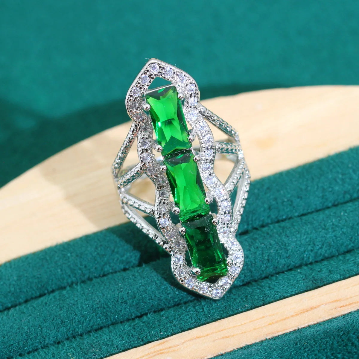 XOTICA 925 Silver Jewelry Set for Women Luxurious Long Earrings Necklace Pendant for Wedding Parties Gifts Green Zircon Style-Classic