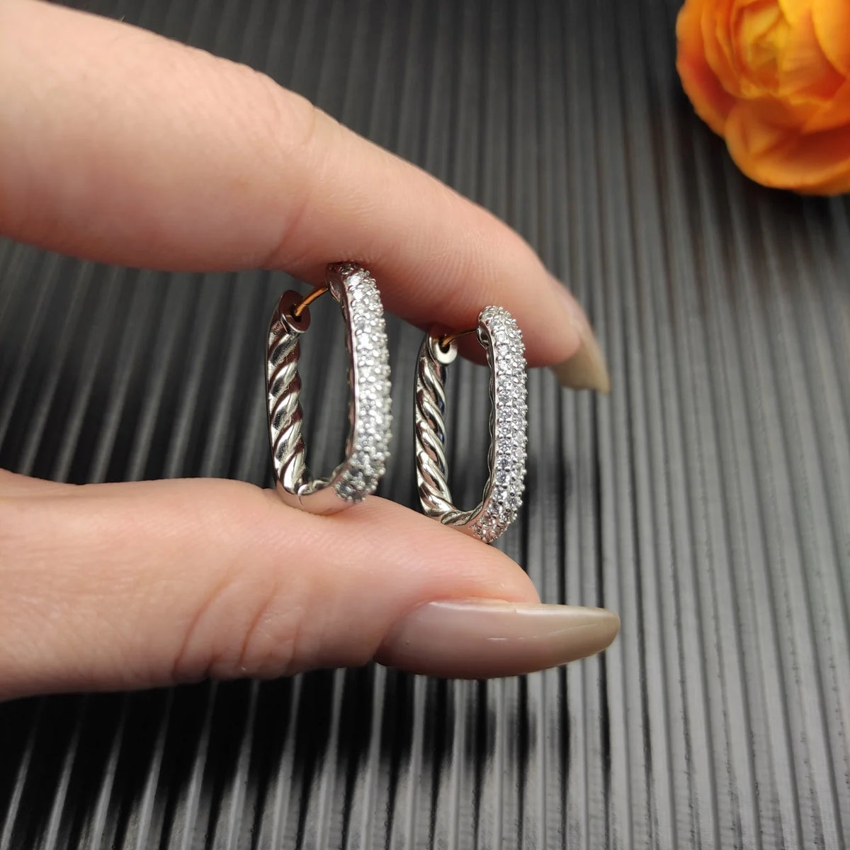 DY High-Quality Silver-Plated Earrings, 24.3*15.9mm, Diamond-Setting Earrings. Gold-Plated Earrings. Wholesale Jewelry.