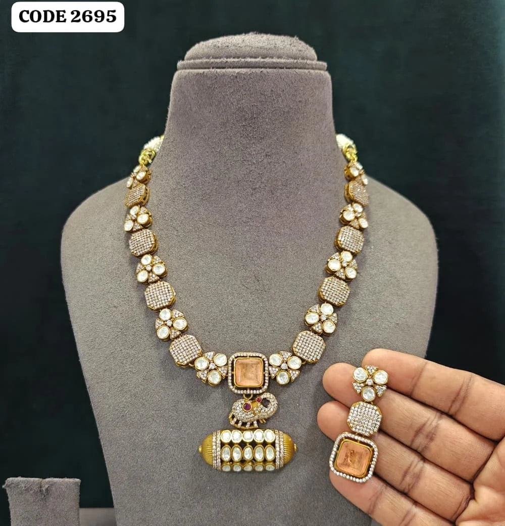 Elegant Emerald Green Asscher Cut Heritage Pendant Necklace Set Traditional Wedding Jewelry Statement Necklace Premium Set
