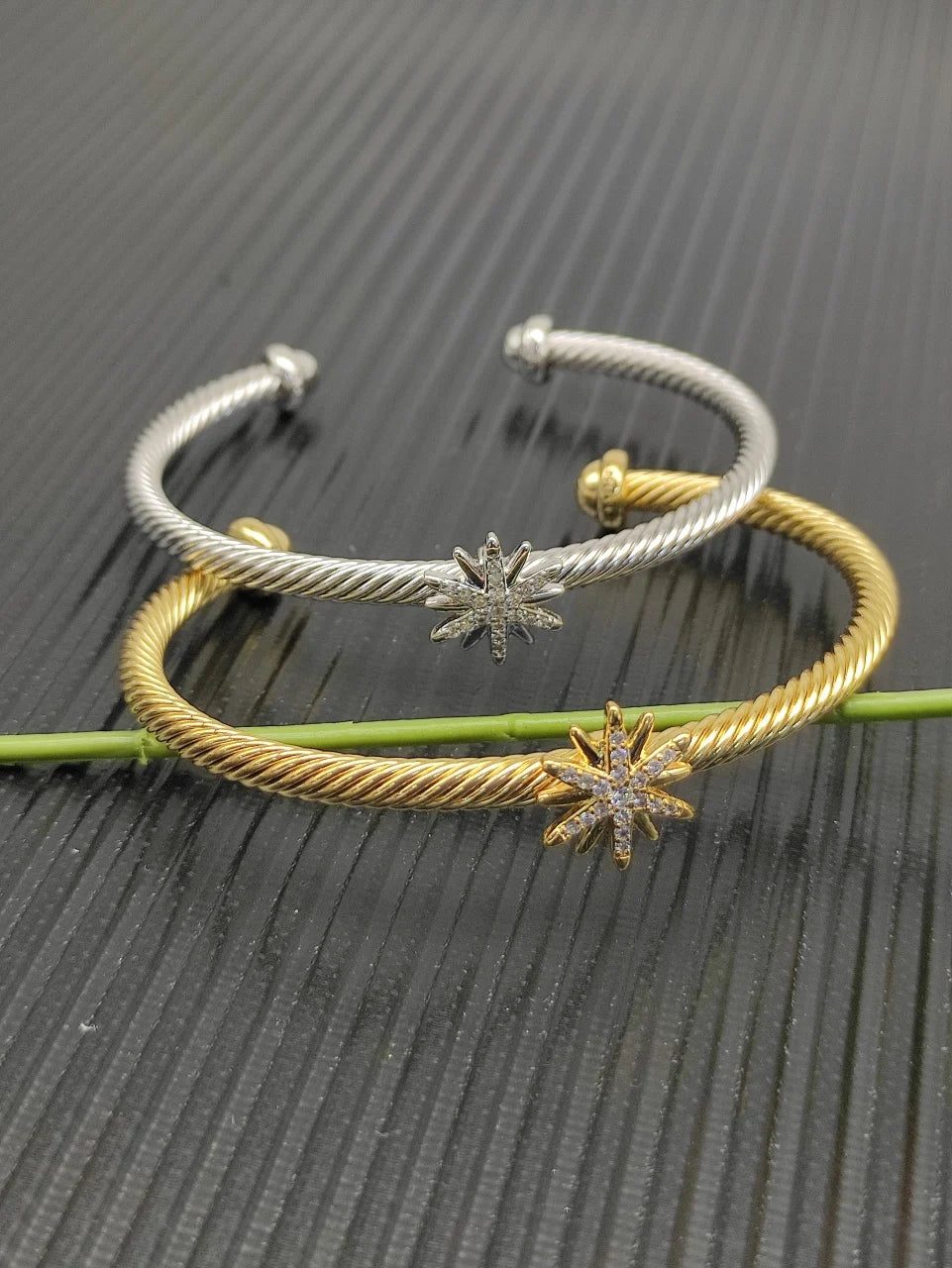 FASHIONISTA DY High-Quality Gold-Plated Diamond-Set Sunflower Bangle, Unisex Silver-Plated Diamond-Set Sunflower Bangle, Jewelry