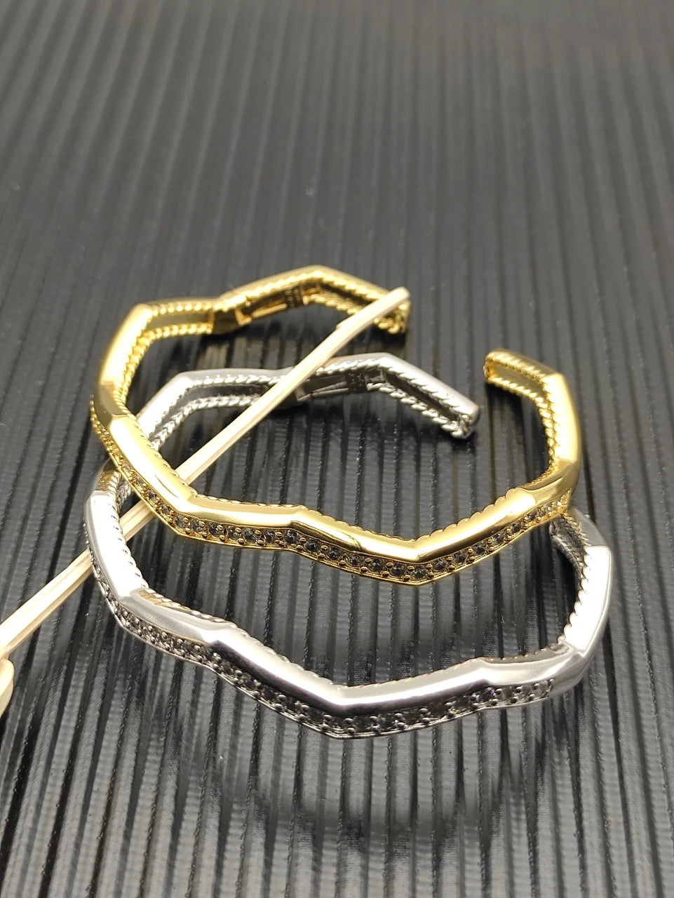 FASHIONISTA DY High-Quality Gold-Plated Diamond-Set Bangle, Unisex Silver-Plated Diamond-Set Bangle, Jewelry