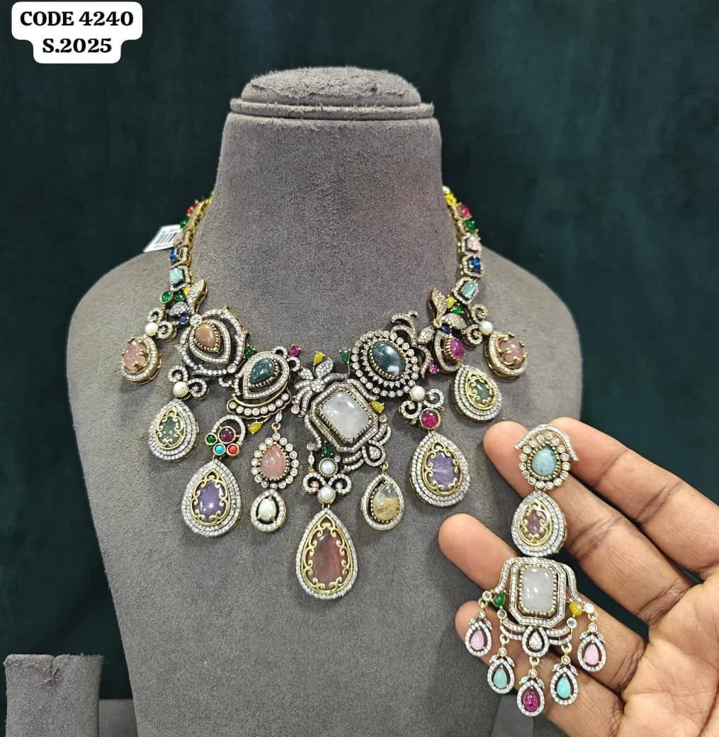 Luxury Temple Style Antique Gold Plated Copper Necklace Set with Green Stones Bridal Wedding Party Traditional Jewelry Set