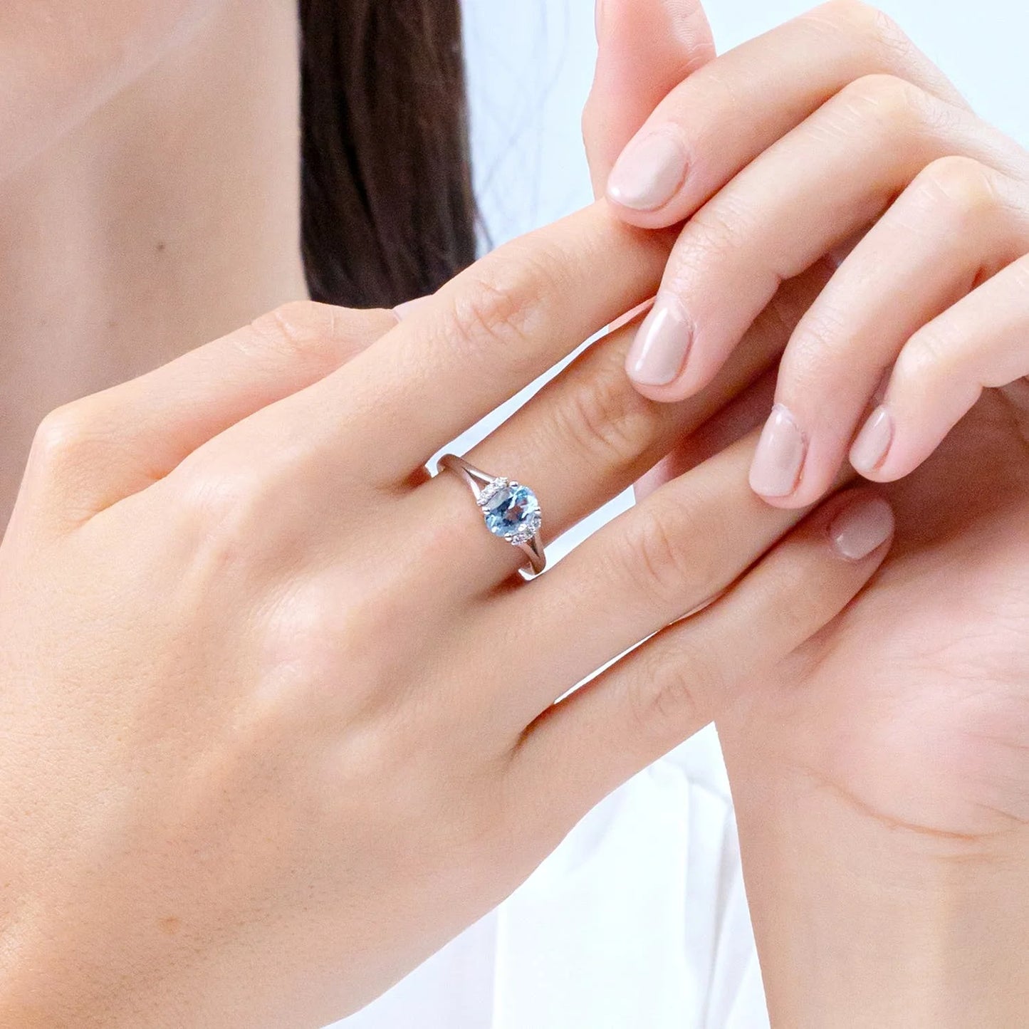 14K Pure Gold Custom Handmade Split Shank Ring Oval Cut Natural Aquamarine With Side Diamond Engagement Ring For Woman Wholesale