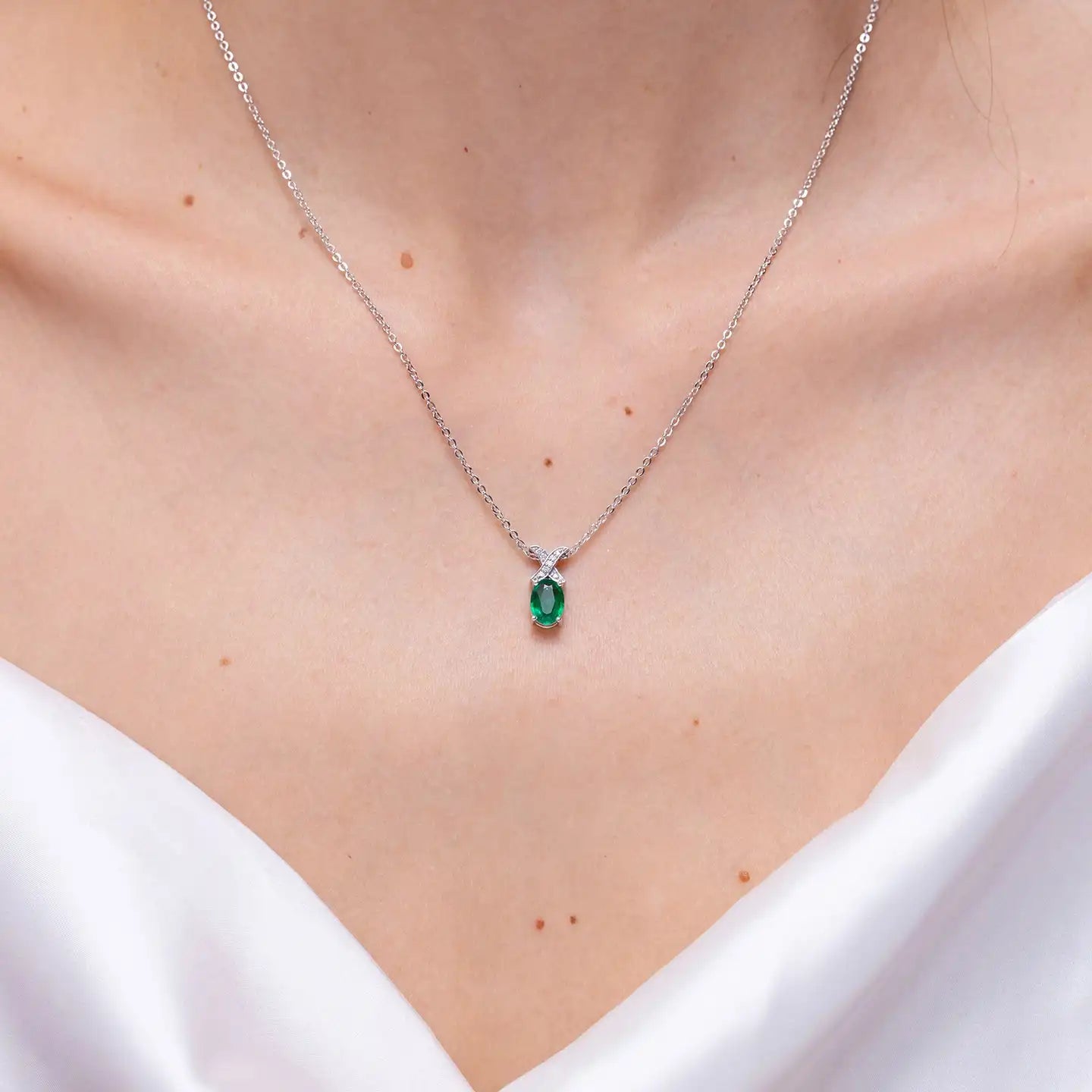 14K Solid Gold Natural Oval Emerald XO Pendant With Diamonds Fine Jewellery May Birthstone Luxury Anniversary New Arrival 2026