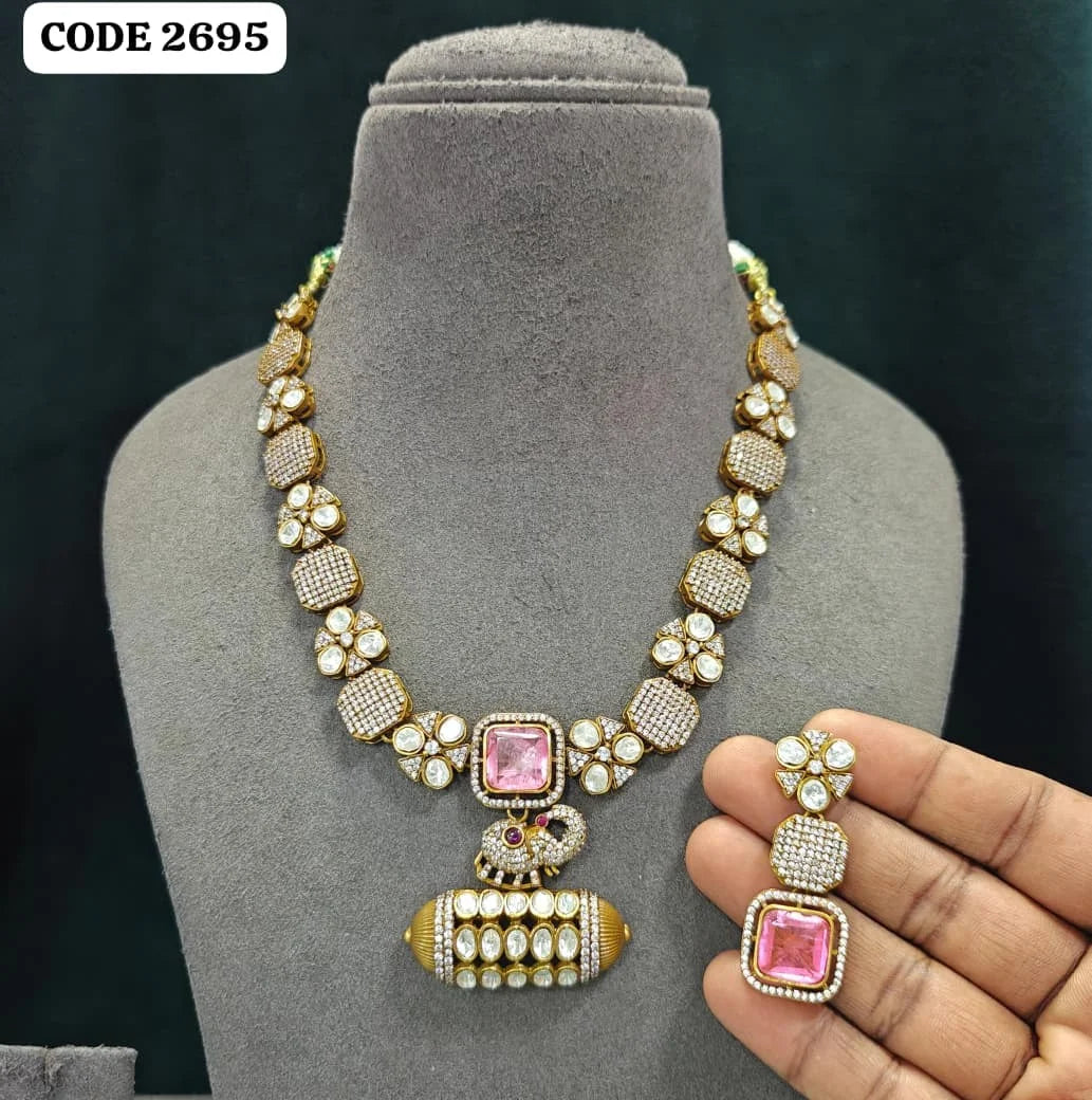 Elegant Emerald Green Asscher Cut Heritage Pendant Necklace Set Traditional Wedding Jewelry Statement Necklace Premium Set