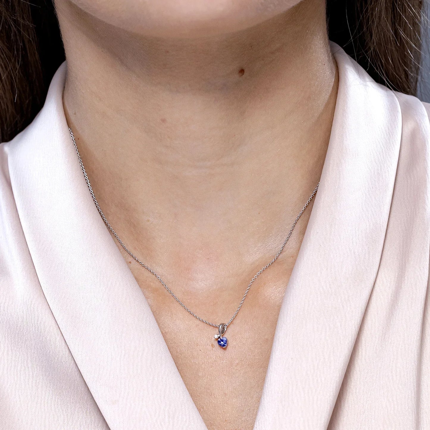 New Arrival Heart Shape Pendant Romantic Gift For Woman 14K Gold Natural Tanzanite Ribbon Design Pendant With Diamond Necklace