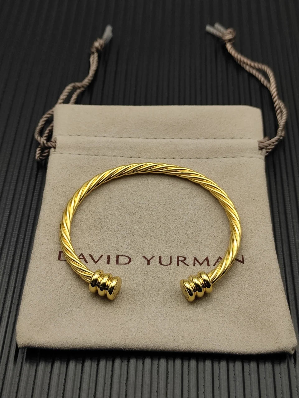 FASHIONISTA DY High-Quality Gold-Plated Bangle, Unisex Silver-Plated Bangle, Jewelry