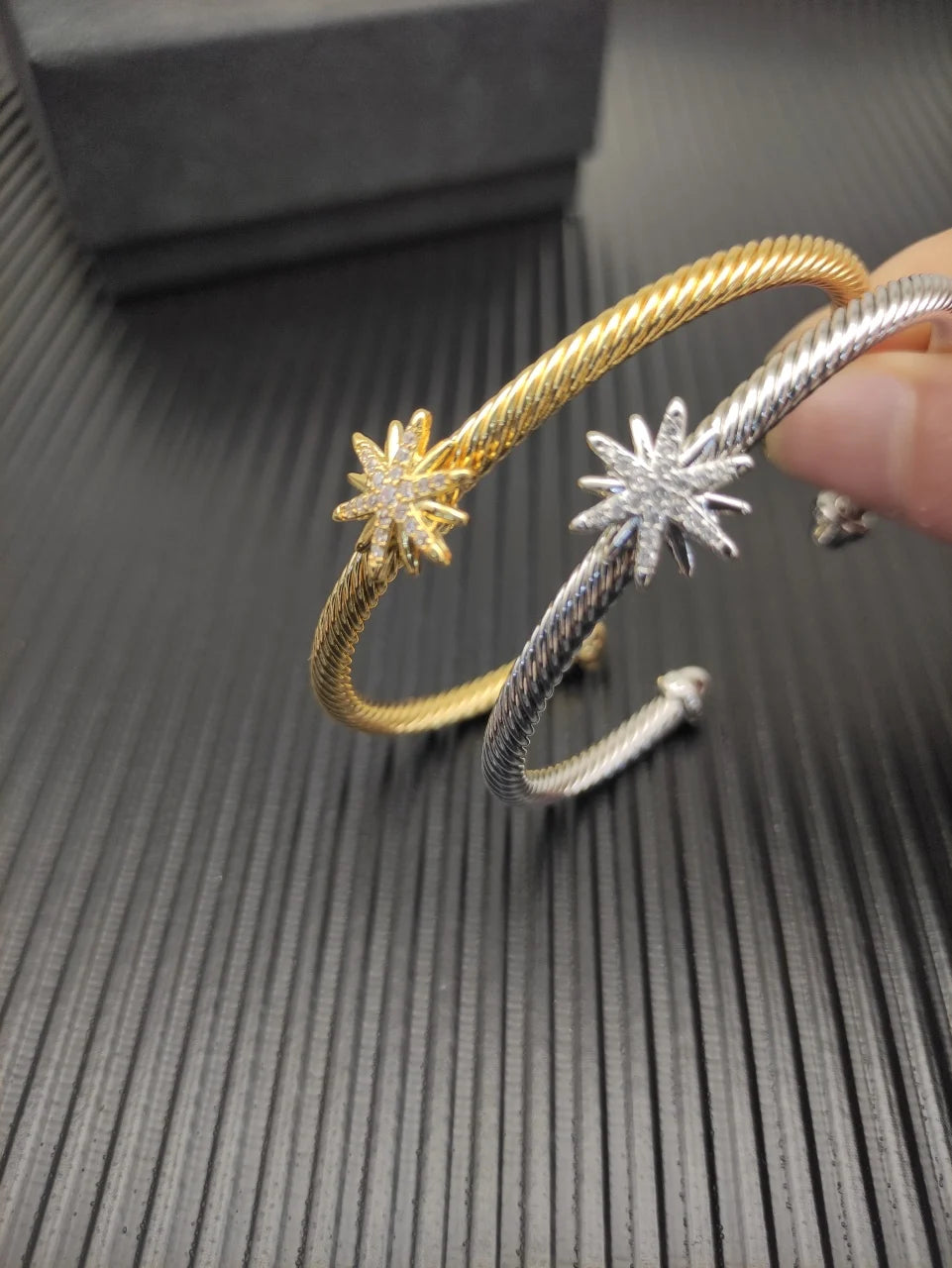 FASHIONISTA DY High-Quality Gold-Plated Diamond-Set Sunflower Bangle, Unisex Silver-Plated Diamond-Set Sunflower Bangle, Jewelry