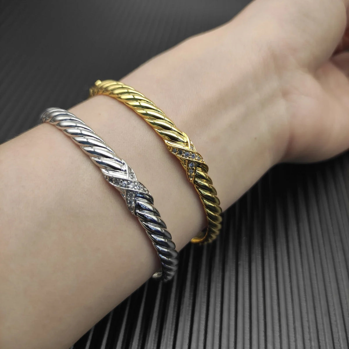 FASHIONISTA DY High-Quality Gold and Diamond Bangle, Luxury Unisex Silver and Diamond Bracelet, Jewelry