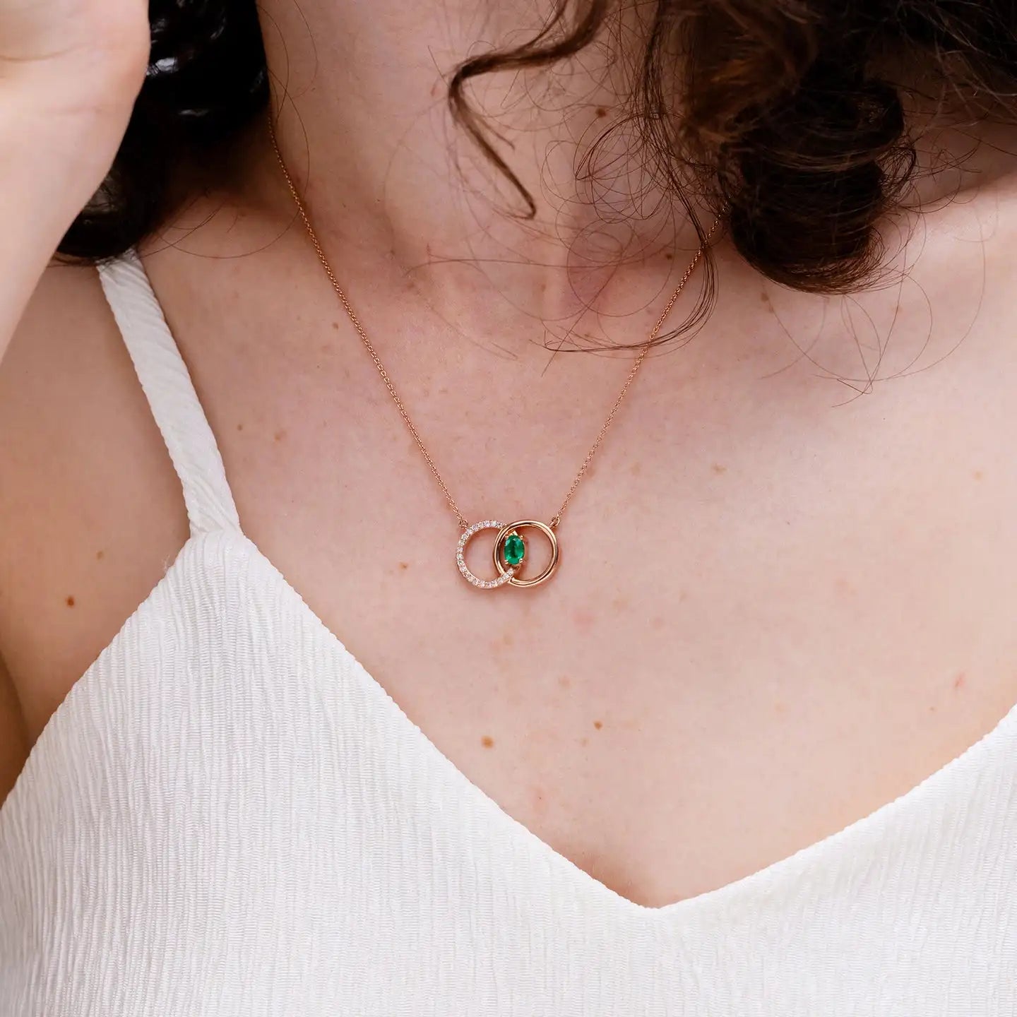 14K Solid Gold Natural Emerald Interlocking Circle Pendant Necklace With Diamond Accents Fine Jewellery Neo Heritage
