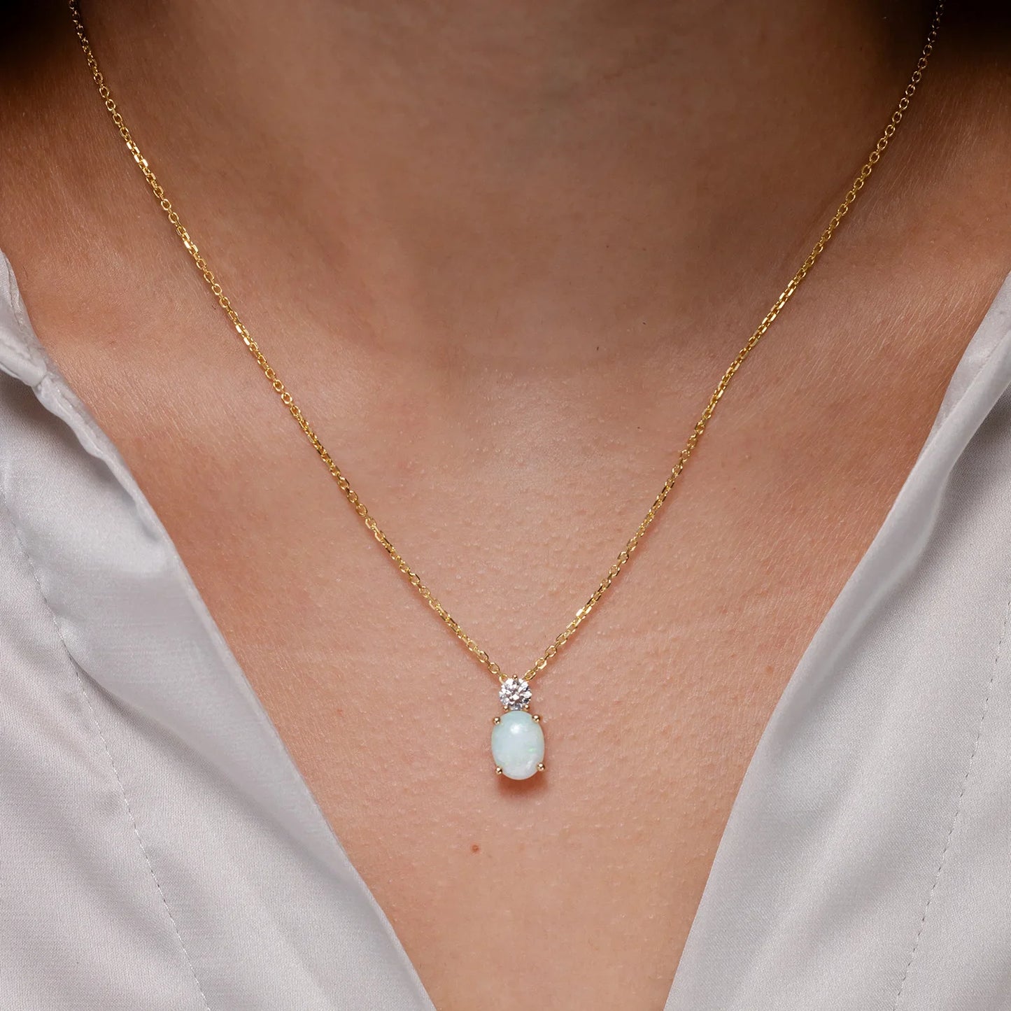 2026 Top Selling IGI Certified 14K Solid Gold Oval Cut Opal Solitaire Pendant with Diamond Two Stone Everyday Wear Necklace ODM