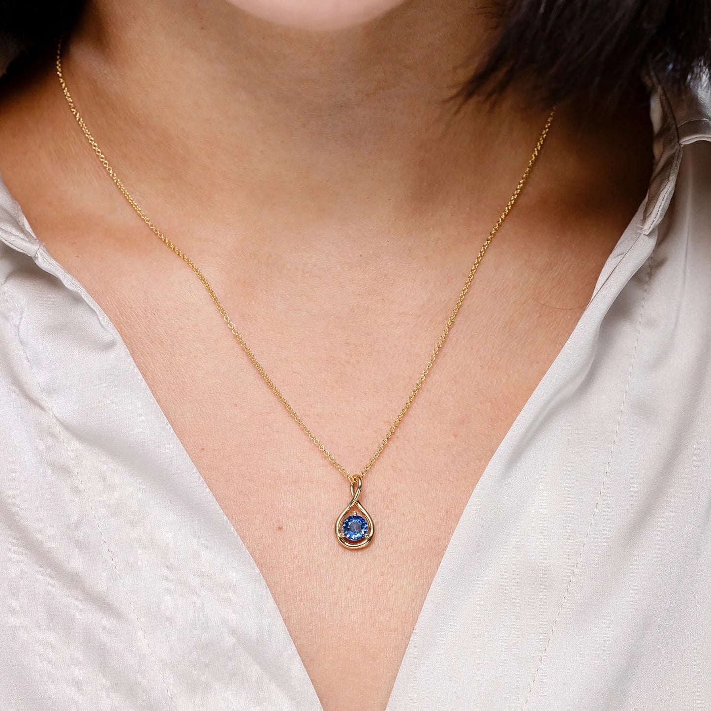 14k SOLID Gold Infinity Twisted Shape Minimalist Pendant Natural Round Cut Blue Sapphire Solitaire Pendant Link Chain Necklace