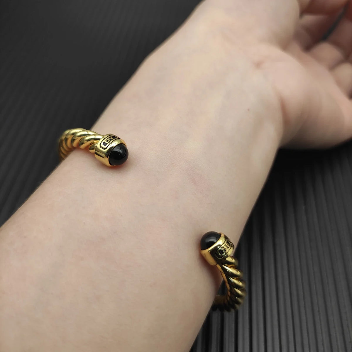 FASHIONISTA DY High-Quality Gold-Plated Colored Gemstone Bangle, Unisex Silver-Plated Colored Gemstone Bangle, Jewelry