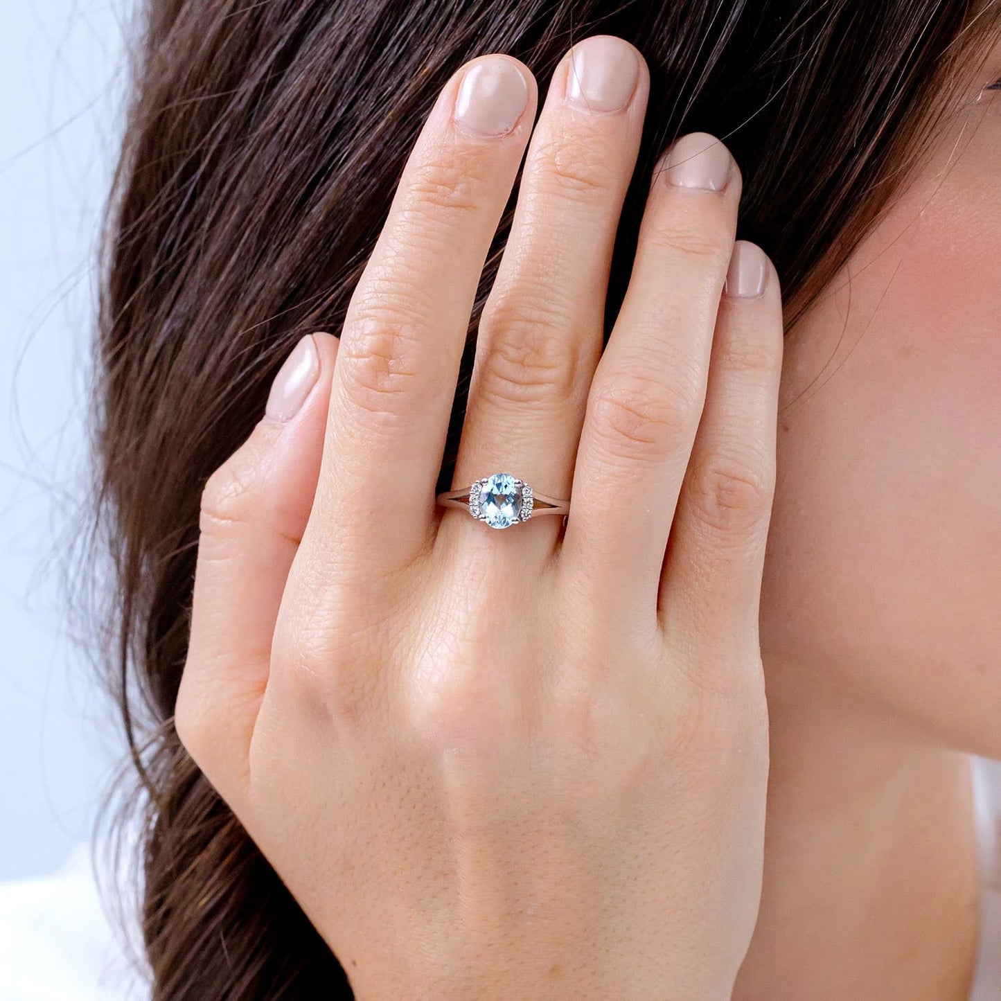 14K Pure Gold Custom Handmade Split Shank Ring Oval Cut Natural Aquamarine With Side Diamond Engagement Ring For Woman Wholesale