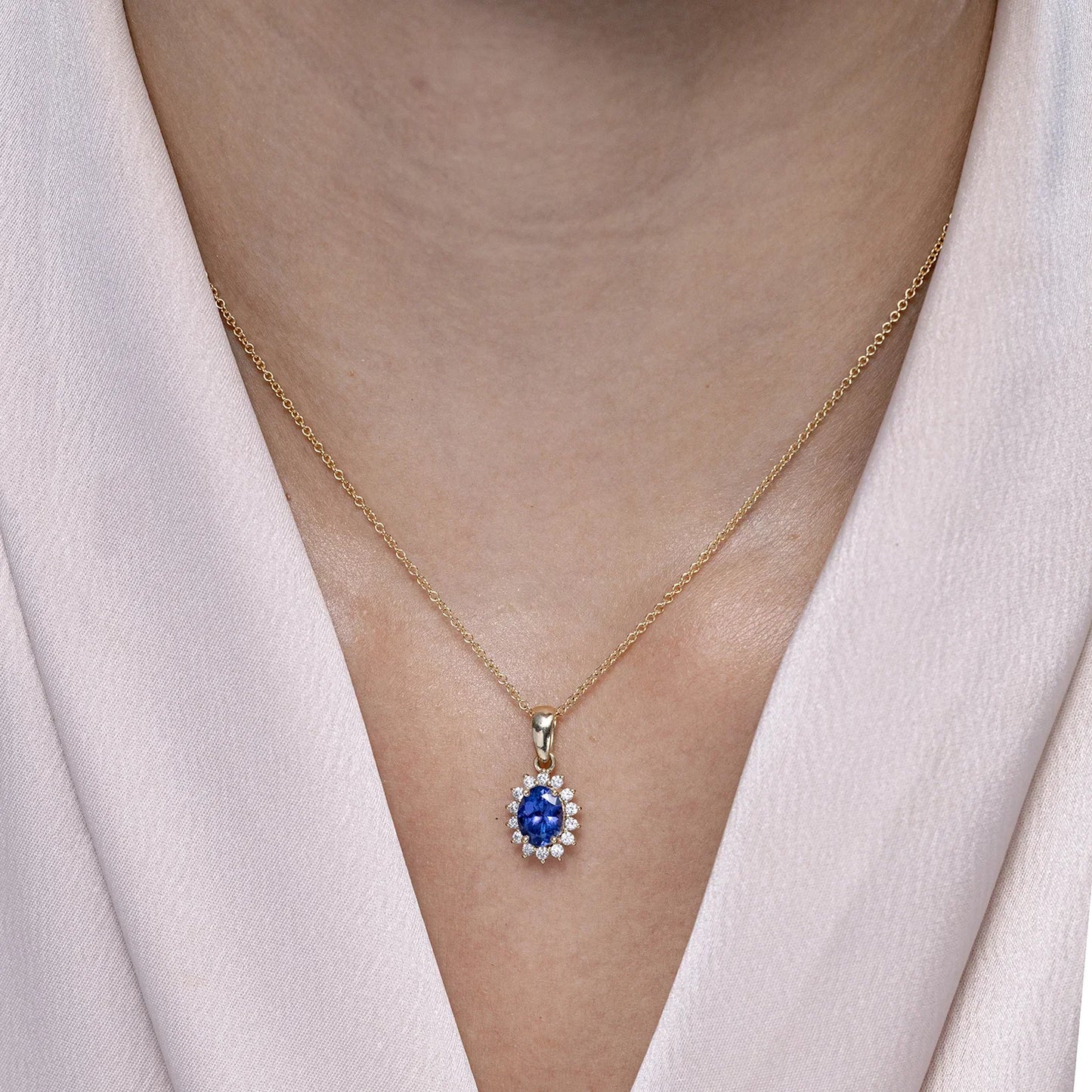 14K Solid Gold Natural 6*4mm 0.4Ct Oval Tanzanite Pendant With Floral 0.14Ct Diamond Halo Customized Handmade Pendant Necklace