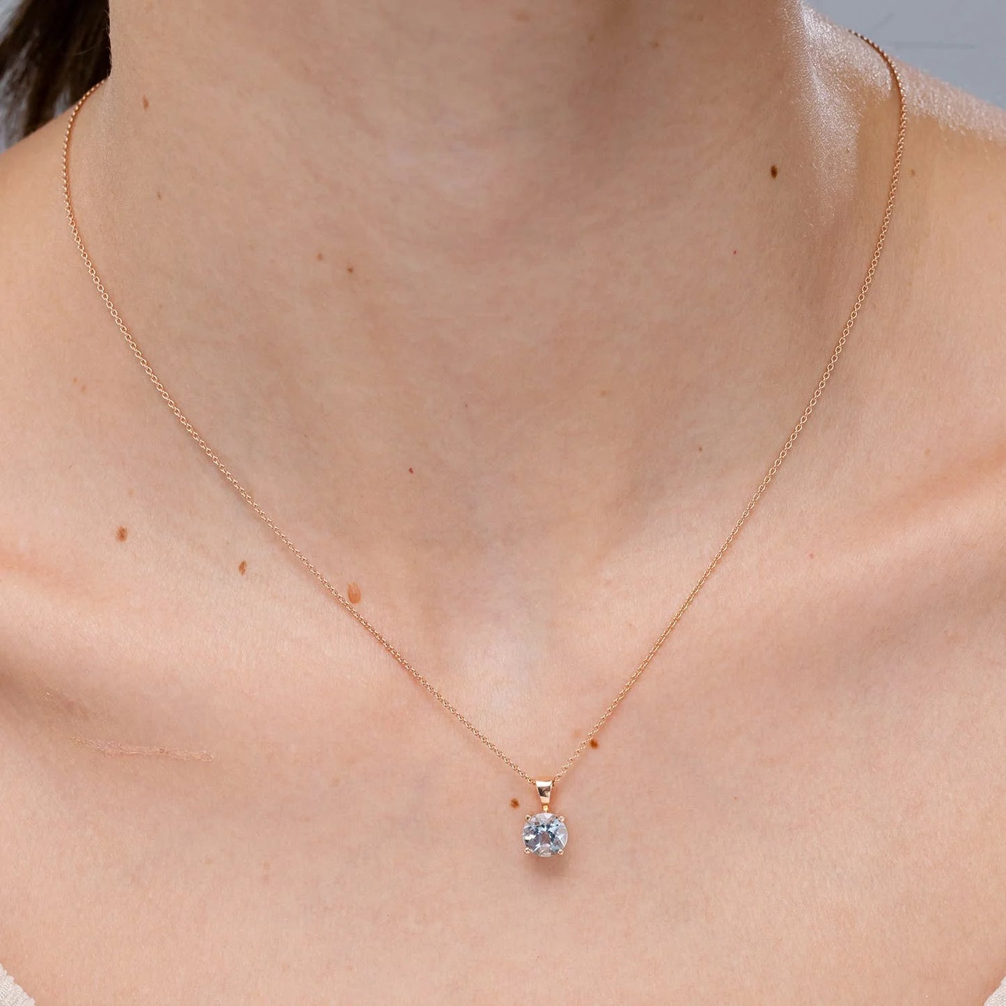 14K Solid Gold Natural Aquamarine Classic Prong-Set Round Solitaire Pendant Fine Jewelry Wedding Wholesaler Gemstone Necklace