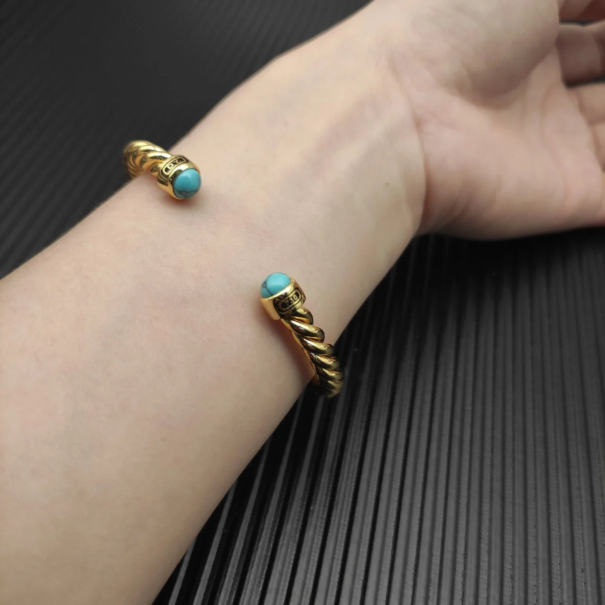 FASHIONISTA DY High-Quality Gold-Plated Colored Gemstone Bangle, Unisex Silver-Plated Colored Gemstone Bangle, Jewelry