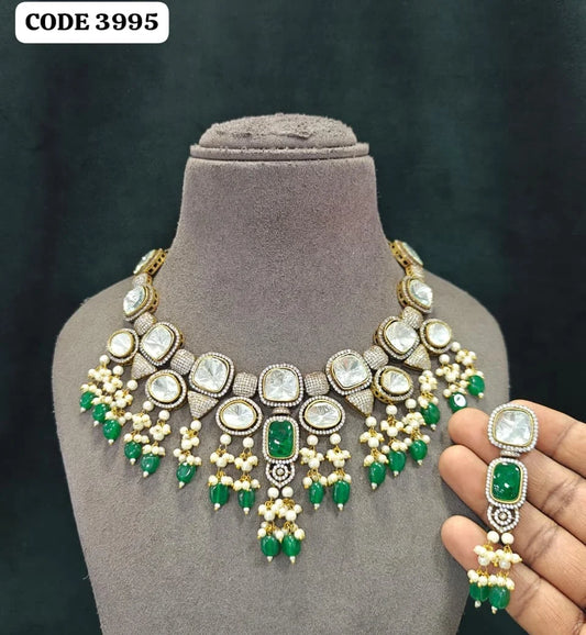 ELEGANZA Luxury Emerald Green Kundan Choker Necklace Set Gold Plated Brass Bridal Wedding Party Statement Jewelry for Women Premium Set