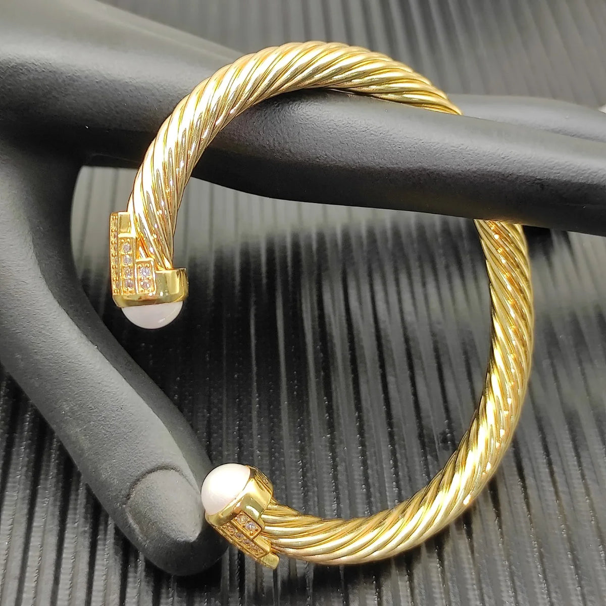 FASHIONISTA DY High-Quality Gold-Plated Diamond-Set Bangle, Unisex Silver-Plated Diamond-Set Bangle, Jewelry