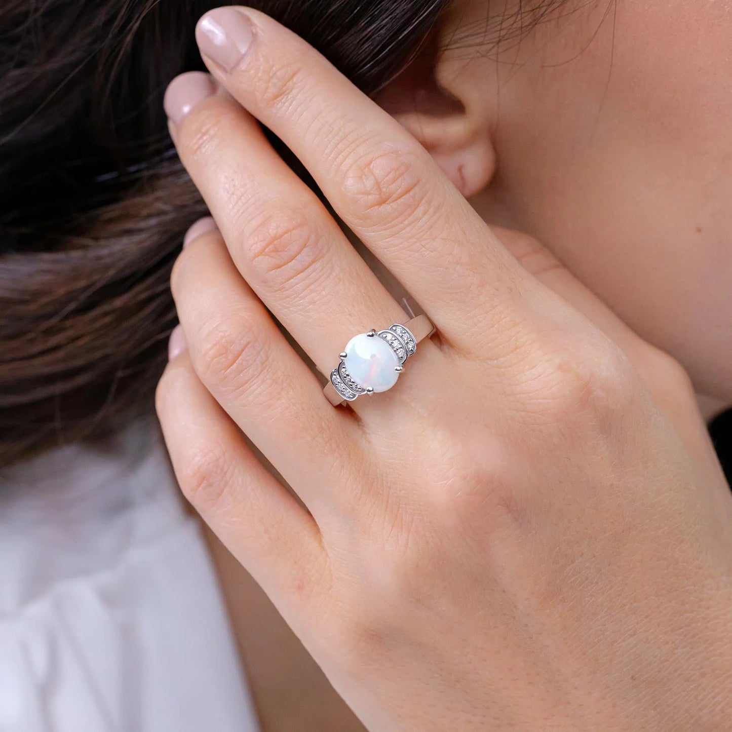 14K Pure Gold Natural Solitaire Oval Cut Ethiopian Opal and Round Diamond Collar Ring Wholesale High Quality Engagement Ring OEM