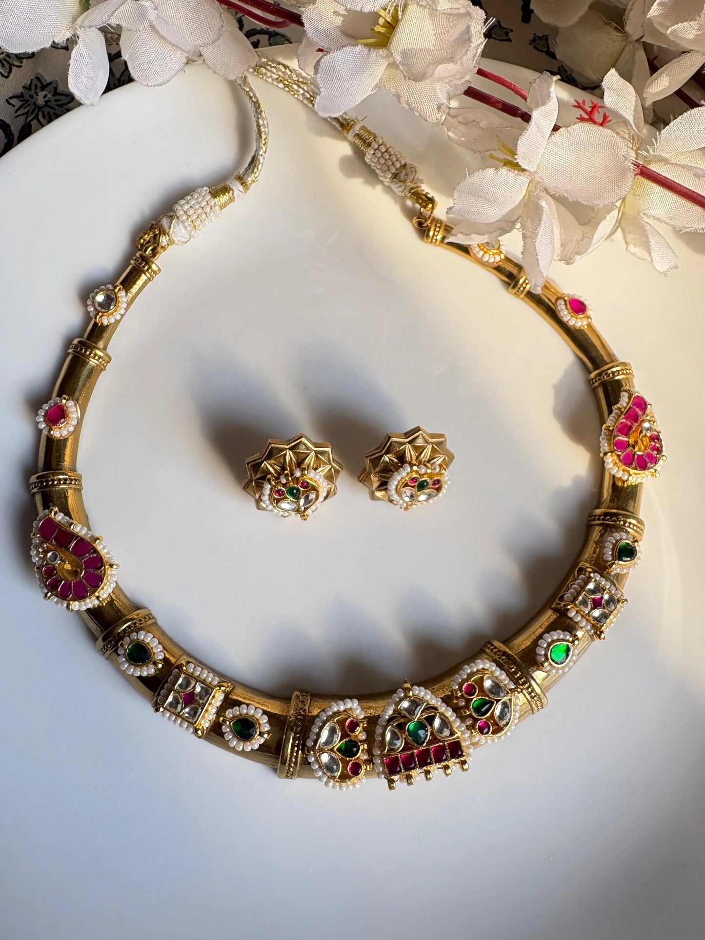 Kundan Gold matt HASLI necklace with earnings  Brass based