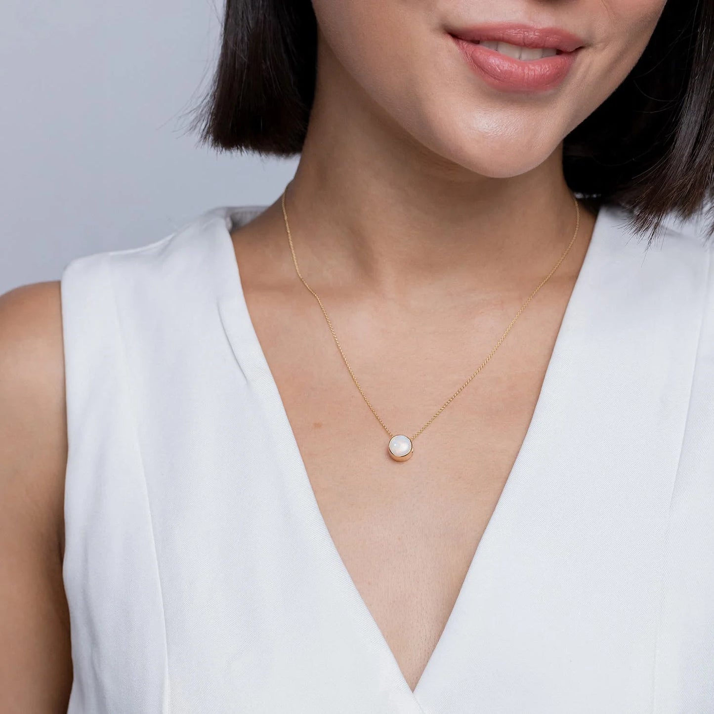 Premium Quality 14k 18k Gold Natural Bezel Round Opal Solitaire Pendant Igi Certified Unisex Wear Fine Jewelry Pendant Necklace