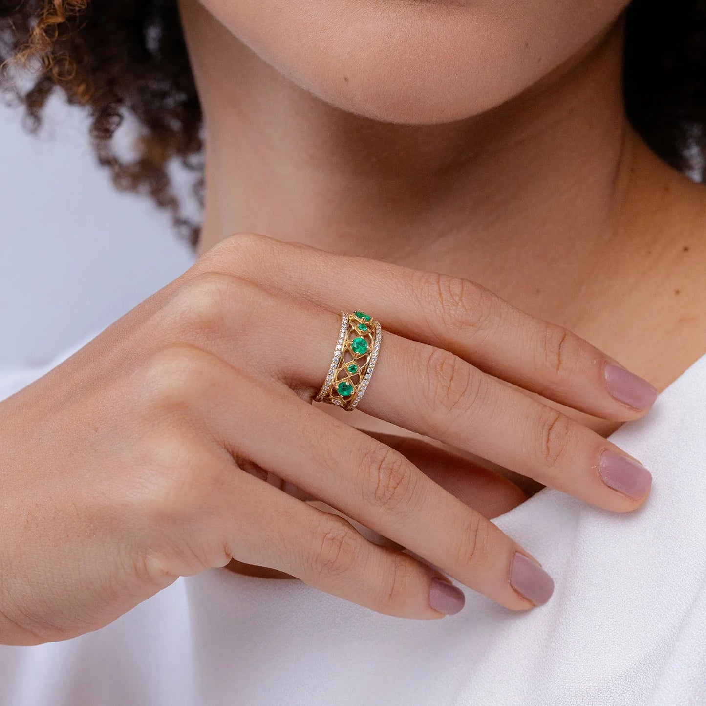 Antique Style Art Deco 14k Solid Gold Engagement Ring Certified Natural 0.88ct Emerald & Diamond Cluster Design Ring Wholesaler