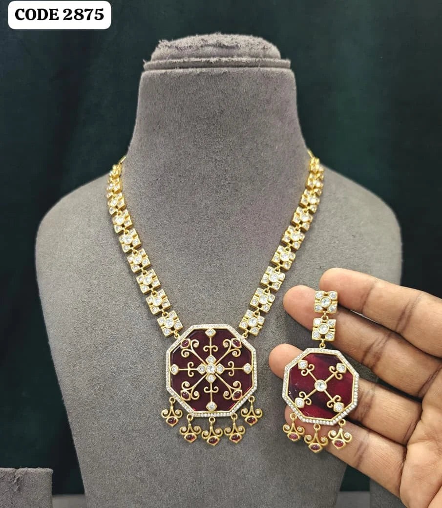 Luxury Mother of Pearl Pendant Necklace Set for Women Gold Plated Brass Designer Wedding Party Statement Jewelry Collection Set