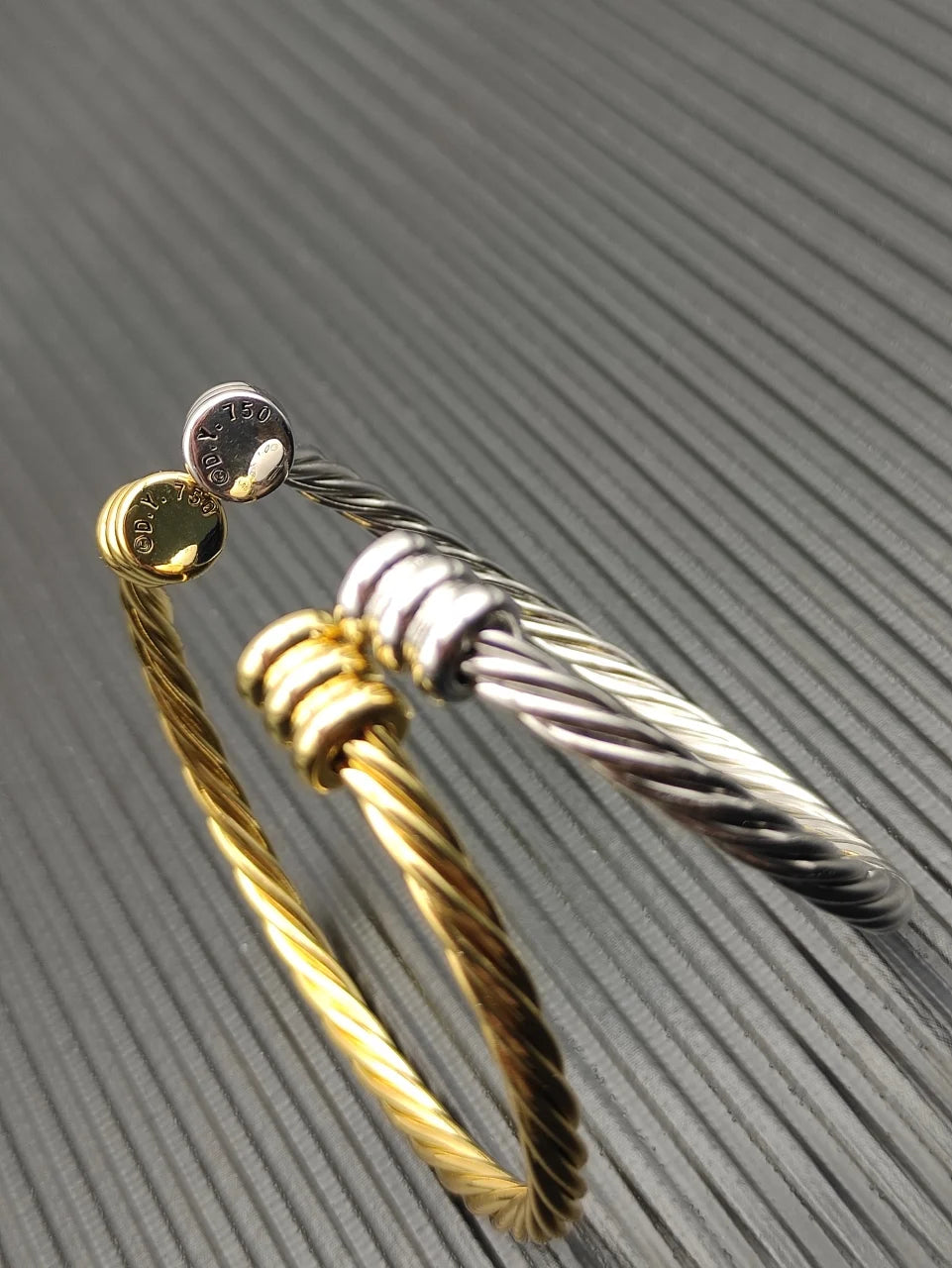 FASHIONISTA DY High-Quality Gold-Plated Bangle, Unisex Silver-Plated Bangle, Jewelry