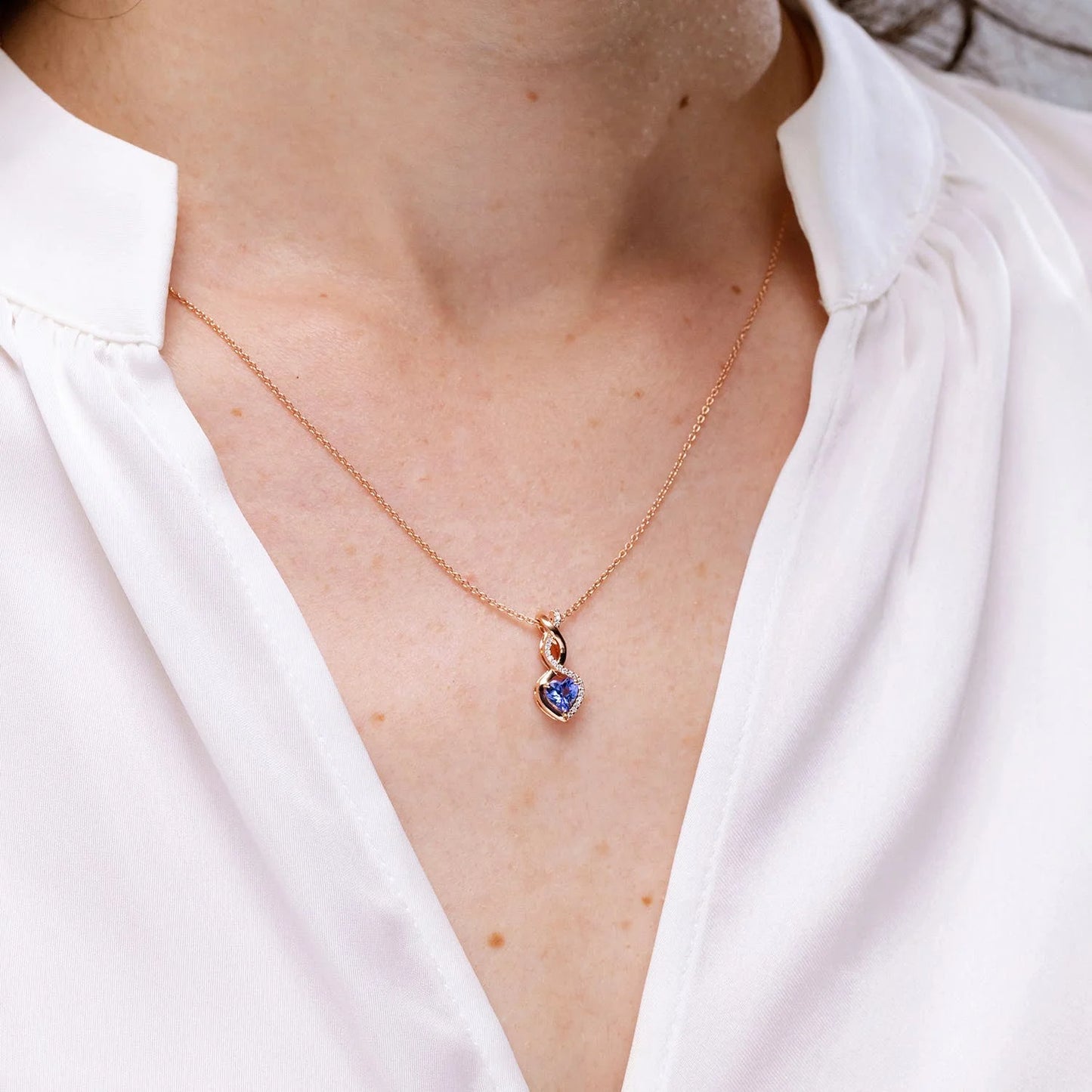 Top Quality Wedding Anniversary Party Wear Pendant 14K Gold Heart Natural Tanzanite Infinity Shape Pendant With Diamond Accents