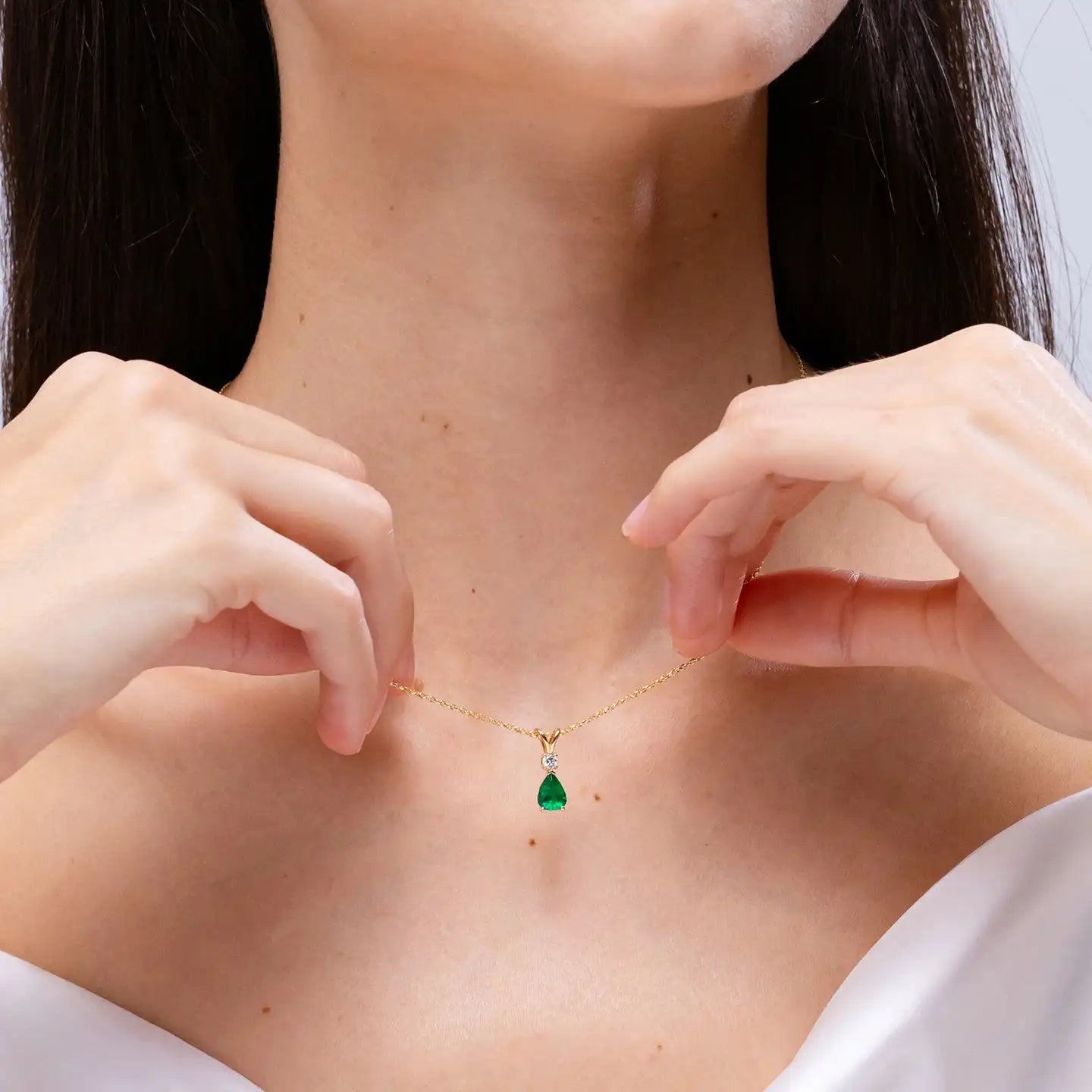 14K Solid Gold Natural Emerald Prong-Set Teardrop V-Bale Pendant With Diamond Fine Jewellery Anniversary Gift For Her 2026