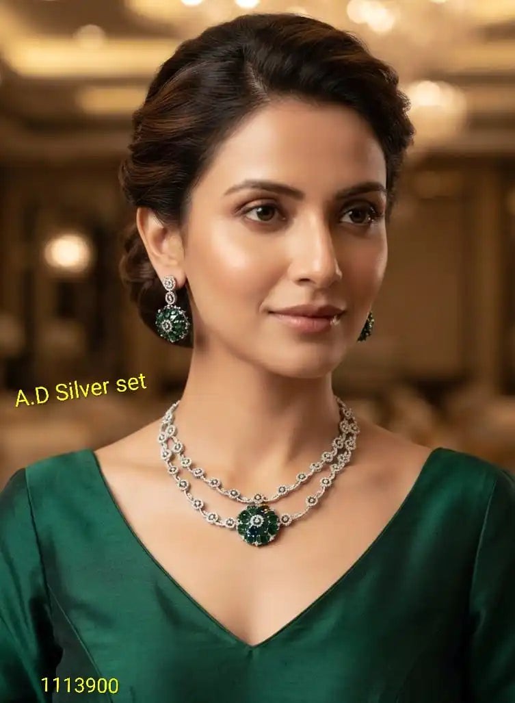Luxury AD Silver Brass Double Layer Zircon Necklace Set Emerald Floral Pendant Wedding Anniversary Party Wear Matching Earrings
