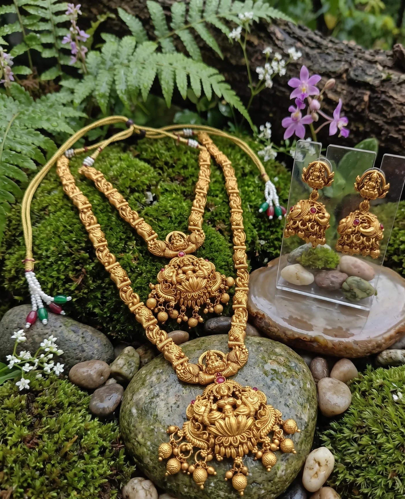 Divyoro Ethnic Classic 24K Gold Plated Necklace Earrings Set Women's Wedding Engagement Jewelry HINDUISM Tassel Design