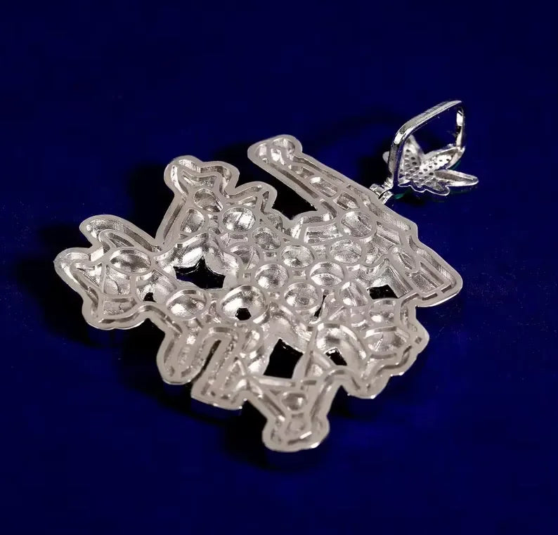 BiG-BOSS Iced Out Point Life Pendant with Green Moissanite and Rope Chain for Men