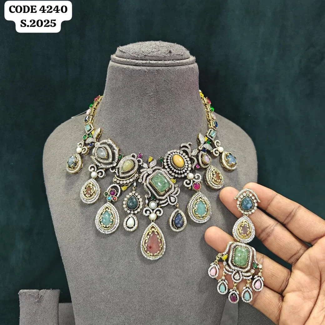 Luxury Temple Style Antique Gold Plated Copper Necklace Set with Green Stones Bridal Wedding Party Traditional Jewelry Set