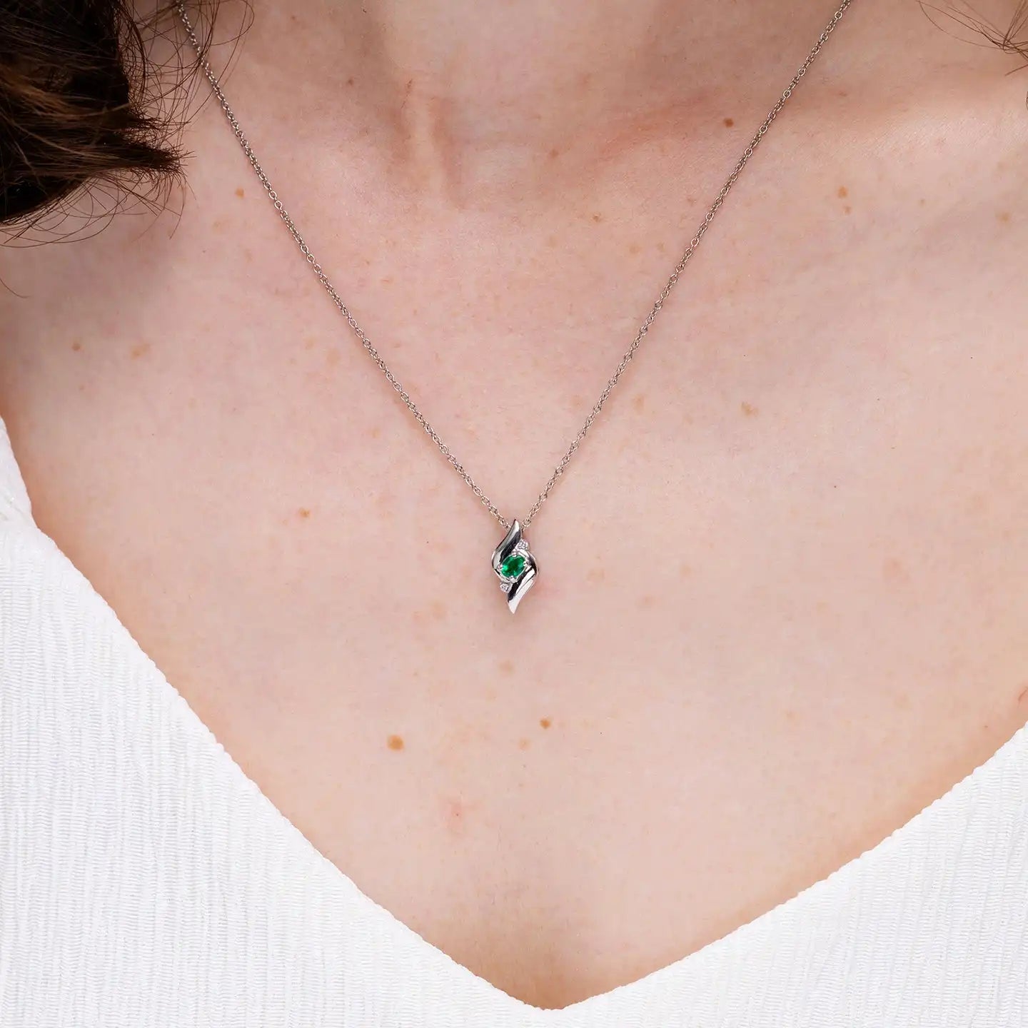 14K Solid Gold Natural Oval Emerald Shell Style Pendant With Diamond Classic Fine Jewellery Anniversary Gift For Her 2026